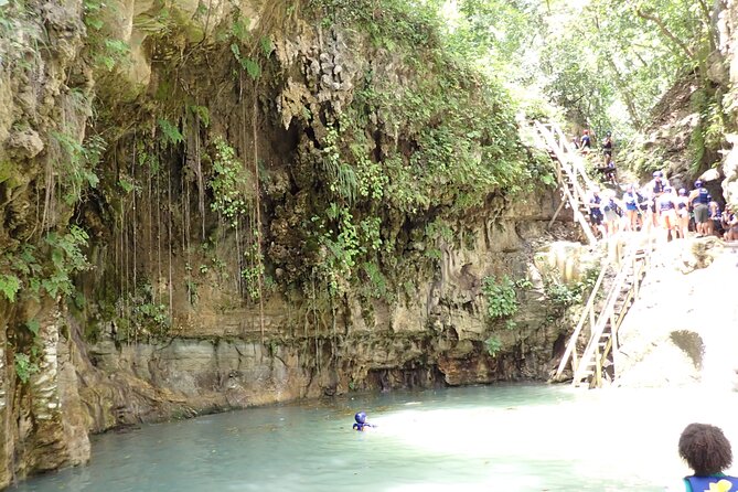 7 Damajagua Waterfalls - A Dominican lunch after the water