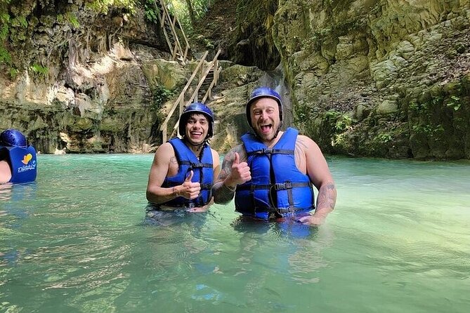 Adventure in the Damajagua Falls - Jumping and sliding at waterfall number 7