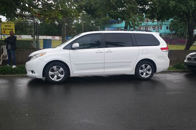 Airport port silver taxi transfer private to pop center - Returning from the resort to the airport