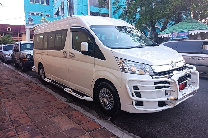 Airport port silver taxi transfer private to pop center - The ride to Lifestyle Holidays Vacation Resort