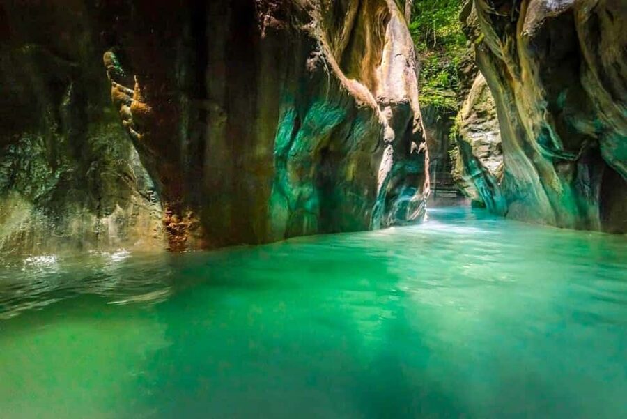 Amber Cove/Taino Bay: 7 Waterfall Tour with Swimming & Lunch - Meeting the bus outside Amber Cove or Taino Bay