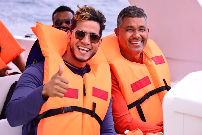 Bacardi Island Excursion with Catamaran, Beach and Lunch - A 30-Minute Natural Pool Stop