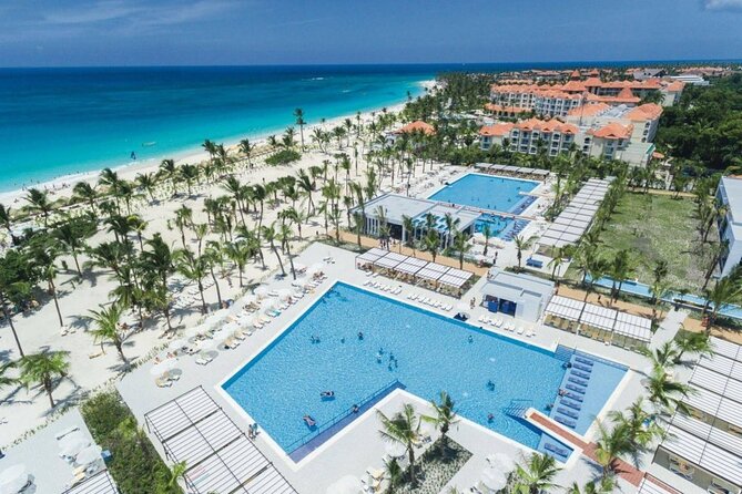 Bahia Principe Esmeralda- Round Trip Shuttle - Punta Cana Airport - What the modest rating tells you, and what it does not