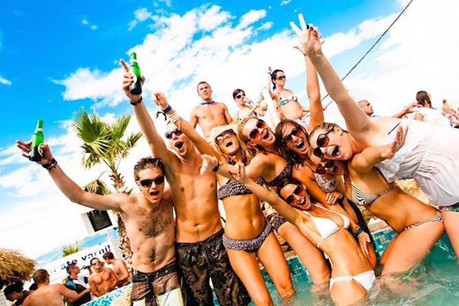 Bavaro Punta Cana EN boat party with drinks and transportation - First stop: watching dolphins near Punta Cana