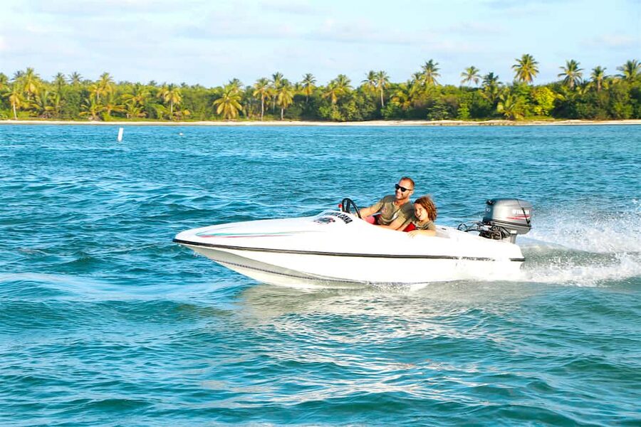 Bávaro: Speed Boat and Snorkeling Trip - The 25-minute stop at Bávaro’s natural pool