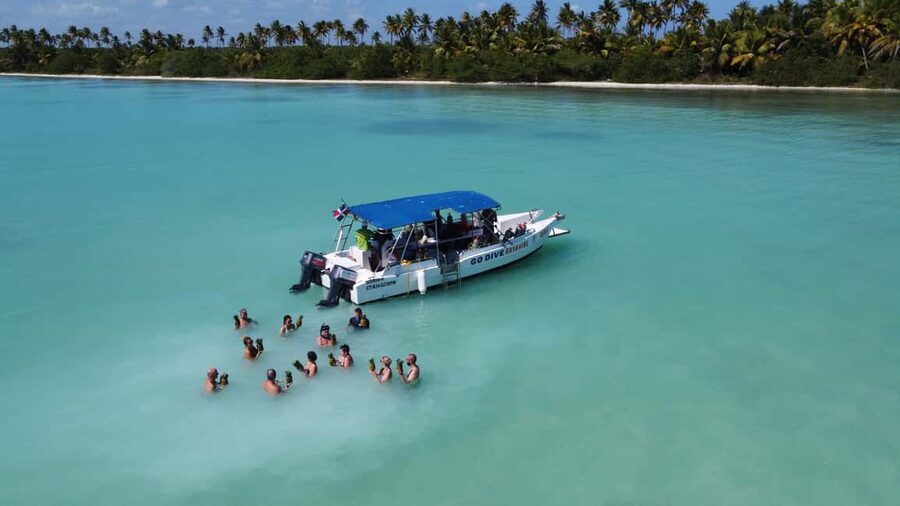 Bayahibe: Snorkeling Tour - Sea, Cotubanama park & Cenotes - A seaside lunch with time to slow down