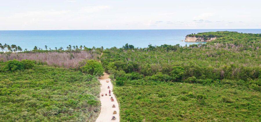Booggy Adventure en Macao: Cuevas, Playa y Barro Extremo - The typical house, coffee, cocoa, and tobacco