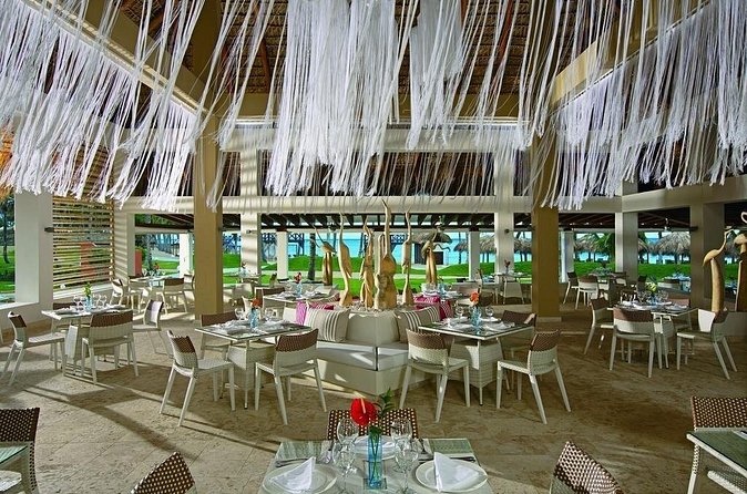 Breathless Punta Cana Resort & Spa - Round Trip Shuttle - Punta Cana Airport - What the service does well