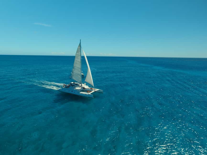 Catalina Island small group snorkeling tour - Lunch on deck, with food and drinks included