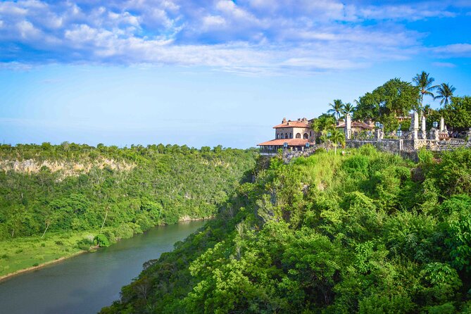 Catalina Island with Altos de Chavon - Full Day All Inclusive - The boat and guide shape the experience