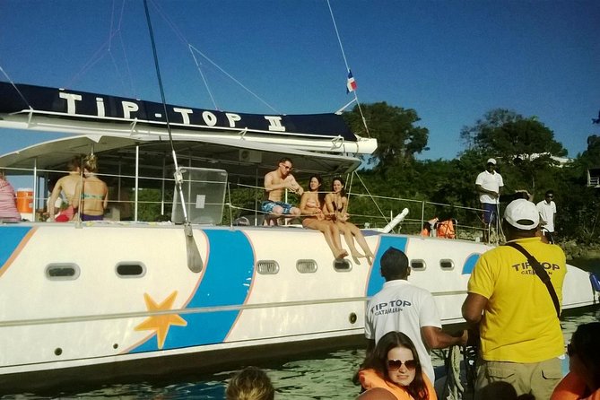 Catamaran Day Trip, Snorkeling & Sailing Excursion - Lunch, drinks, and the afternoon mood