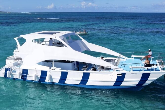 Catamaran Party Boat In Punta Cana With Pick Up - Sailing Toward Bávaro at 2:00 pm