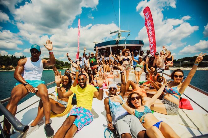 Catamaran Party in Punta Cana Includes Drink and Transportation - How the timing shapes your day