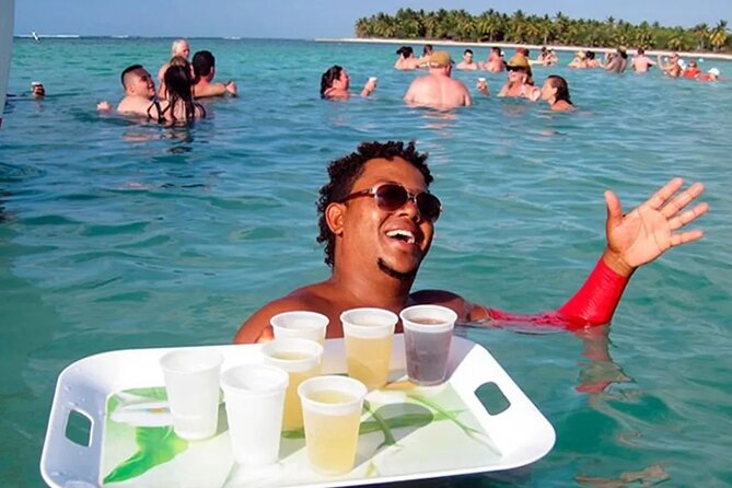 Catamaran party in Punta Cana with open bar, music and more - Getting Out to the Catamaran