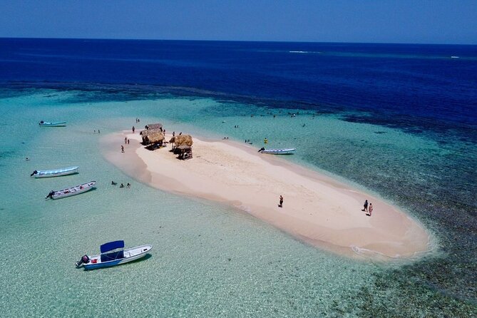 Cayo Arena, Paradise Island Tour - Cayo Arena is beautiful, but very small