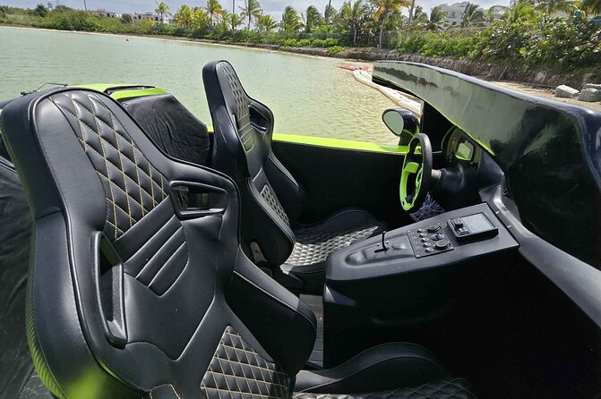 Chic and Fast Jet Car Water Experience - The safety briefing comes before the speed