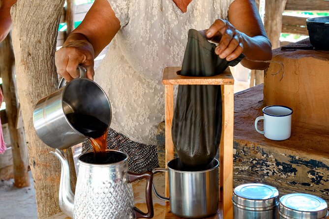 Cigar, Coffee and Mofongo Tour in Dominican Republic - The guides are part of the experience