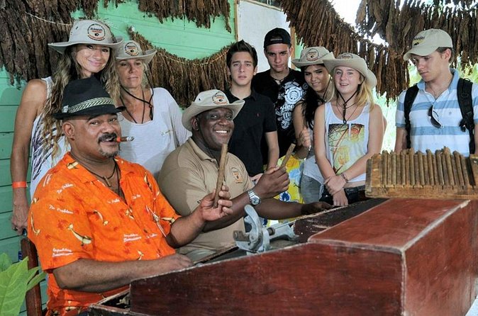 Cigars Shopping Tours From Punta Cana with Transportation Included - Tasting rum, coffee, and chocolate