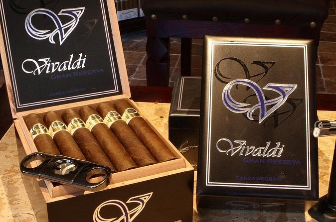 Cigars Shopping Tours From Punta Cana with Transportation Included - Group size, comfort, and the shopping atmosphere