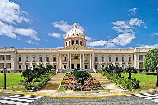 City Tour In Santo Domingo Leaving from Punta Cana - Parque Colón and the royal house museums