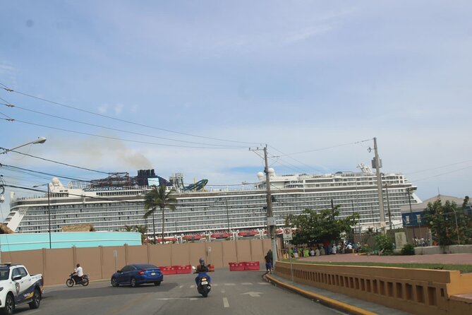 City Tour with Beach and Lunch Included - Amber, larimar, cigars, and local craft