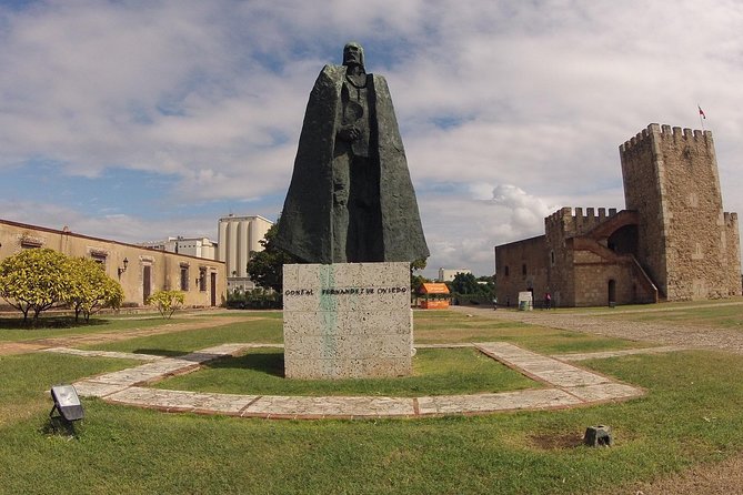 Colonial Santo Domingo and hidden natural beauties City Tour - Walking through the Colonial Zone for two hours