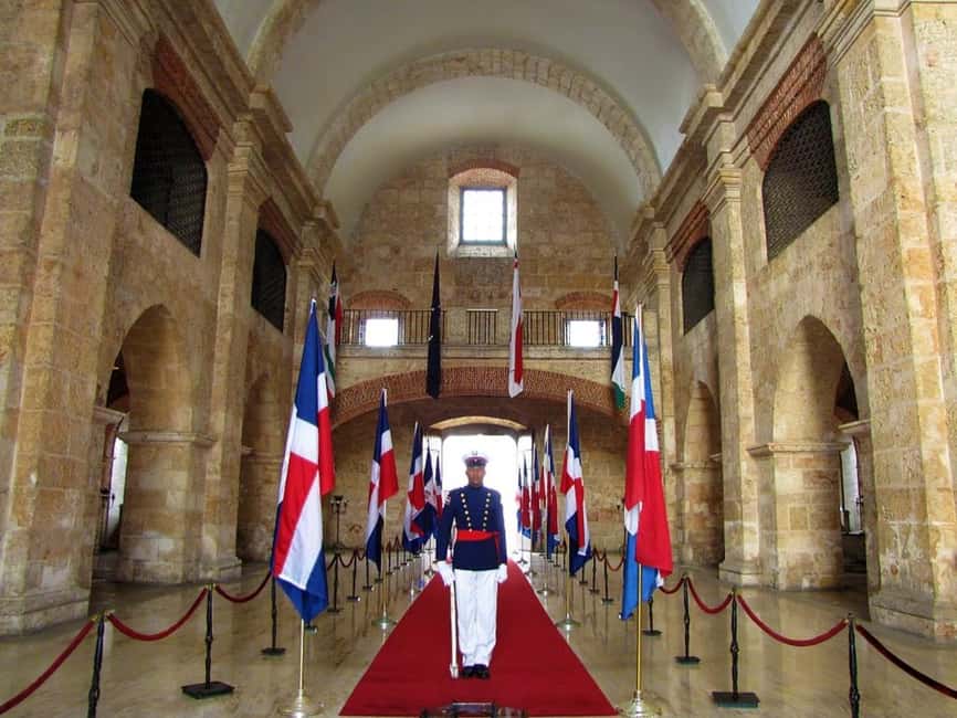 Colonial Zone: Historical Tour with a visit to the Columbus Lighthouse and Tres Ojos Park - Walking the First Street in the Americas