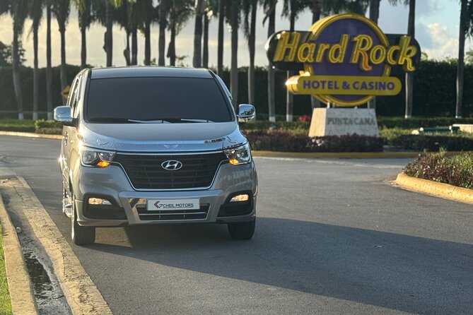 Confortable and privaste transportación from puj Airpot - What the 15 to 40 minute ride is like