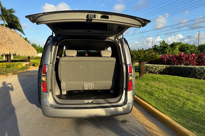 Confortable and privaste transportación from puj Airpot - Private service or shared ride?