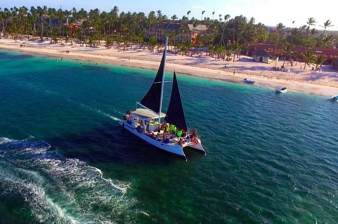 Crucero de Fiesta y Snorkel en Punta Cana - How This Compares With a Quiet Punta Cana Boat Trip