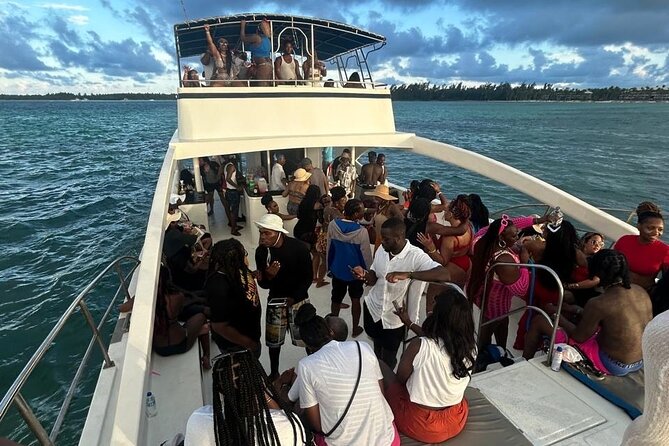 DE Hip Hop Boat Party for Adults and Free Drinks Only - Music, Dancing, and the Open Bar
