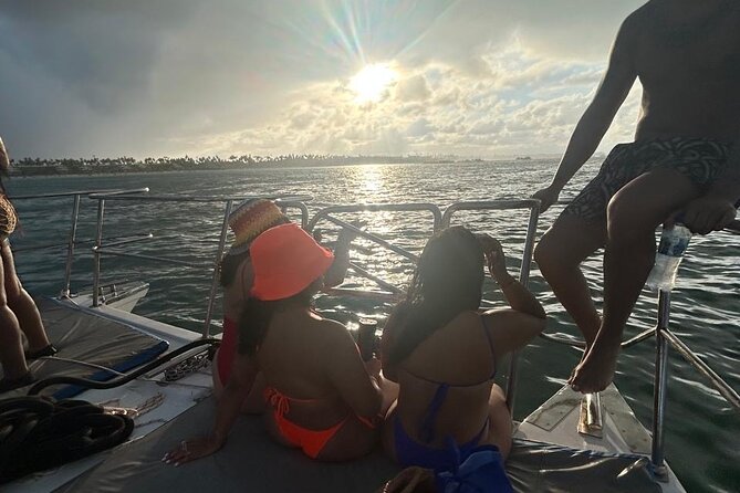 DE Hip Hop Boat Party for Adults and Free Drinks Only - What the $64 Price Includes