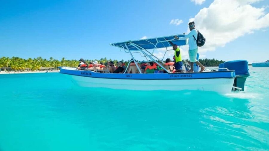 Discover Punta Cana: Full-Day Saona Island All Included - Buffet lunch at 1:00 pm