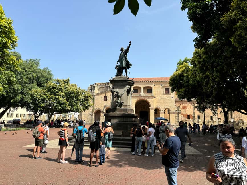 Discover Santo Domingo: A Day Trip from Punta Cana - A Dominican lunch with simple local dishes