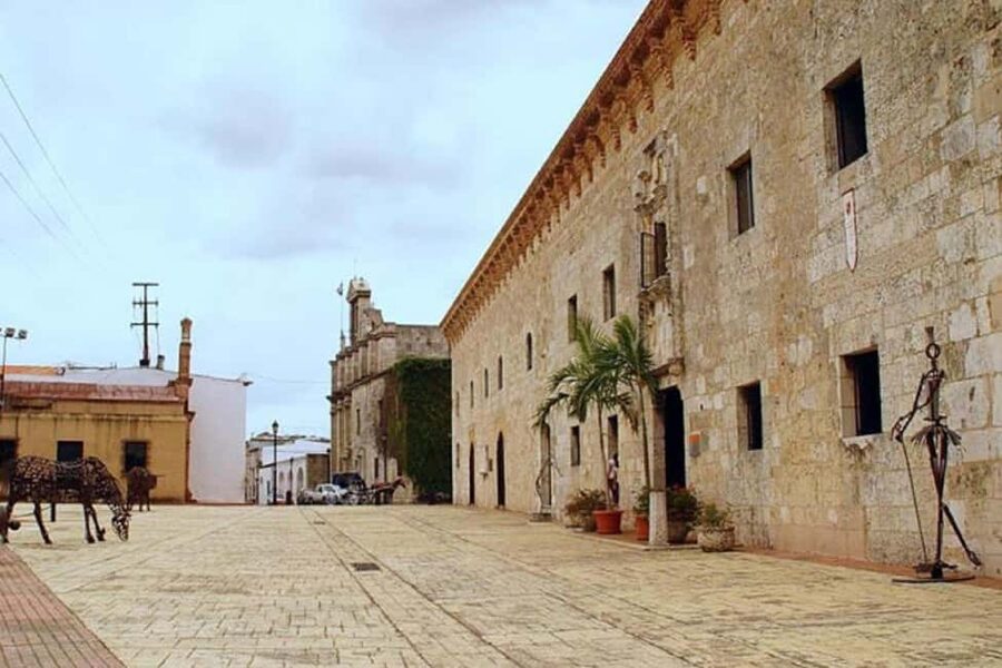 Discover Santo Domingo: Colonial History, Monuments & Lunch - Three Eyes National Park and its underground caves