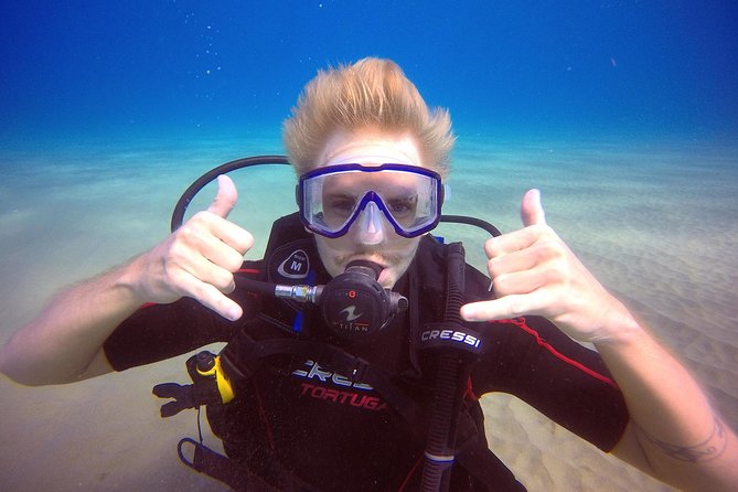 Discover Scuba Diving - Learning the equipment before entering the sea