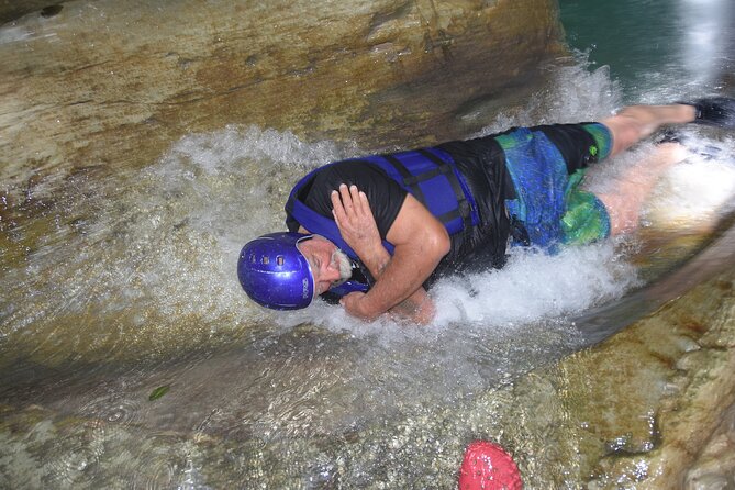 Excursion in Damajagua's 7 Waterfalls With Food Included DR! - Lunch at the visitor center