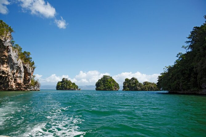 Excursion Los Haitises + Cayo Levantado (Bacardí Island) from Santo Domingo - Two Dominican highlights in one very long day