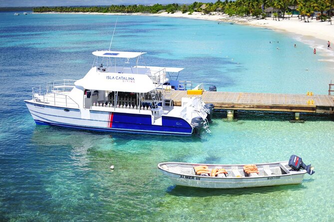 Excursion to Catalina Island and Snorkeling from Punta Cana - Boarding the Paraíso with a tropical drink