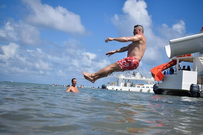 Experience for families and friends by private boat with pick-up - Music, dancing, and the crew