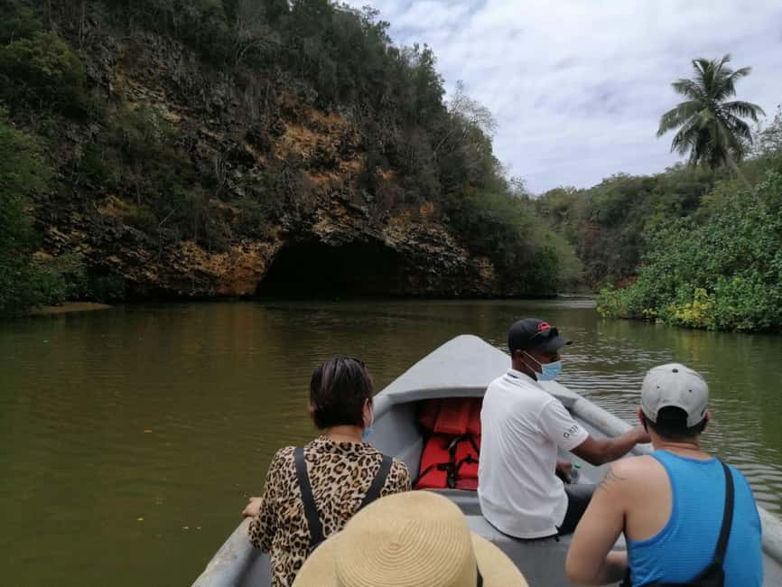 Explore Higüey:Basilica,Market,Museum Cave,River Ride,lunch - A short walk through Higüey’s food and craft markets
