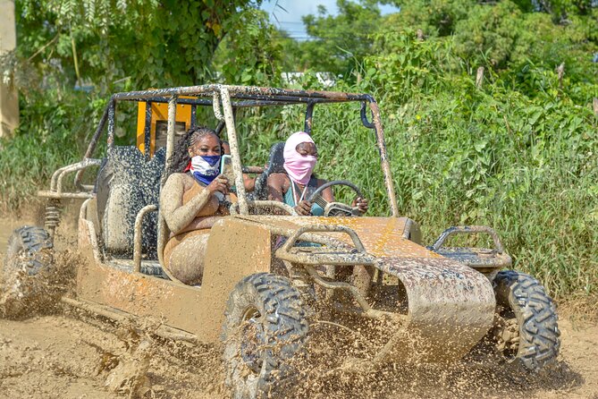 Extraordinary ATV and Buggy Adventure in Punta Cana - Washing off at the ranch