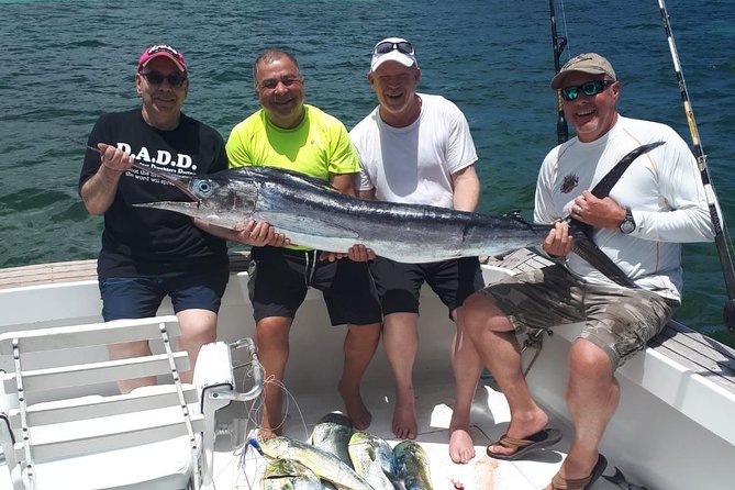 FISHING PRO CHARTERS - Boat Excursion - Sobre Las Olas - What happens when you leave shore