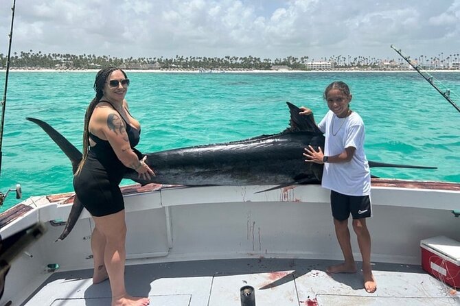 FISHING PRO CHARTERS - Boat Excursion - Sobre Las Olas - Why the private format matters