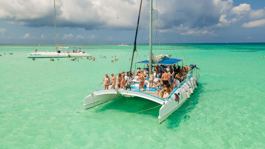 From Bayahíbe: Saona Island Catamaran Cruise with Buffet - Buffet lunch and drinks: useful, but keep expectations modest