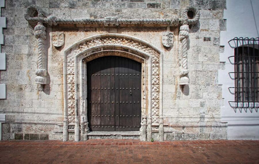 From Punta Cana: Full-Day Santo Domingo City Tour - Las Damas Street and the oldest colonial core