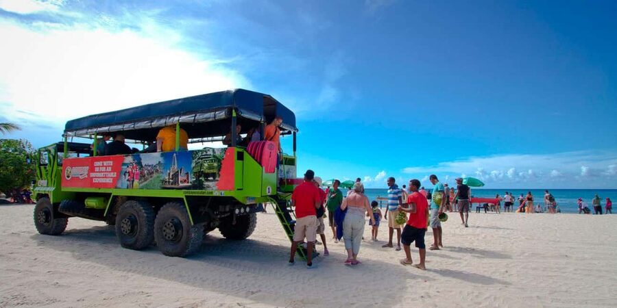 From Punta Cana: Higüey Guided Safari Tour - Walking Higüey and viewing the municipal market
