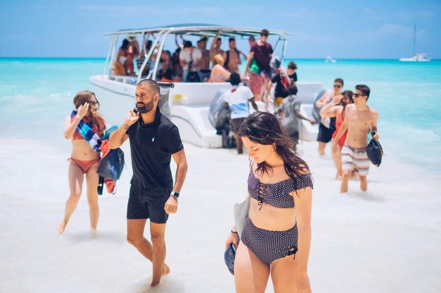 From Punta Cana: Saona Island Day Trip with Buffet Lunch - The natural pool stop
