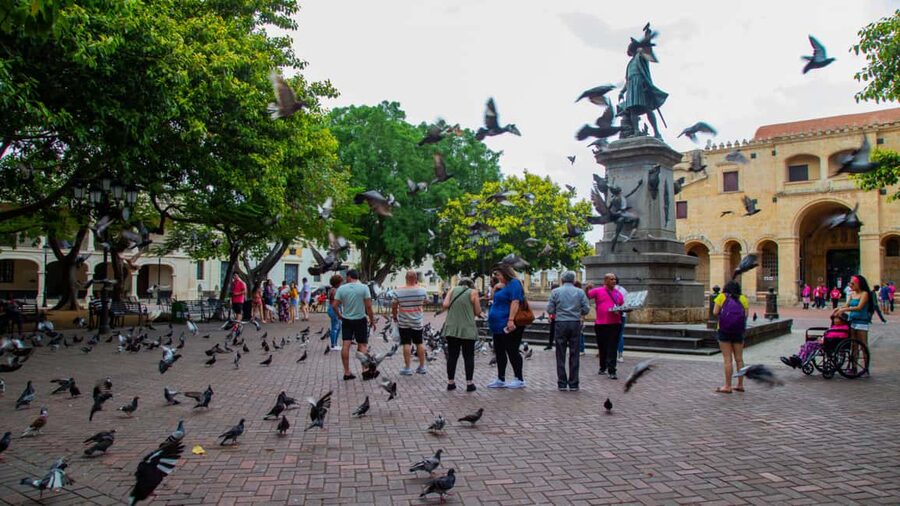 From Santo Domingo: Full day Historical Tour with Lunch - Faro a Colón and the meaning of the monument