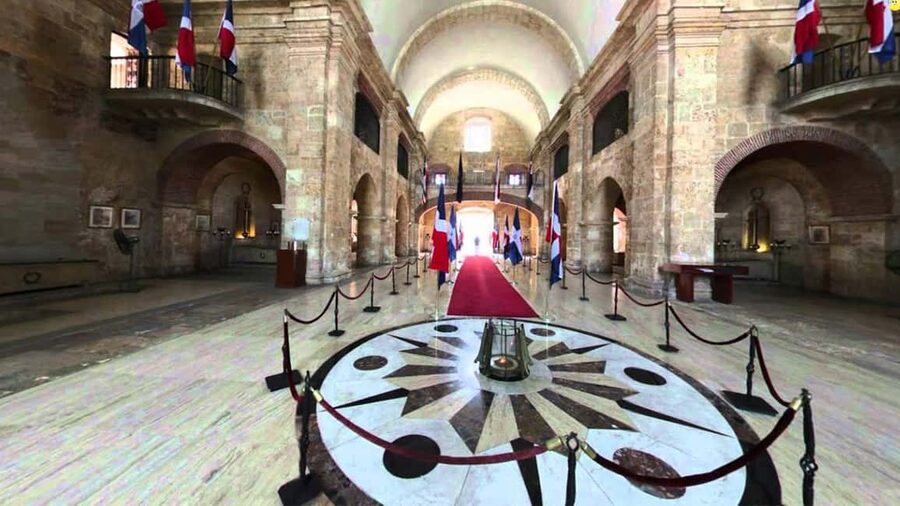 From Santo Domingo: Full day Historical Tour with Lunch - Walking through the Colonial Zone